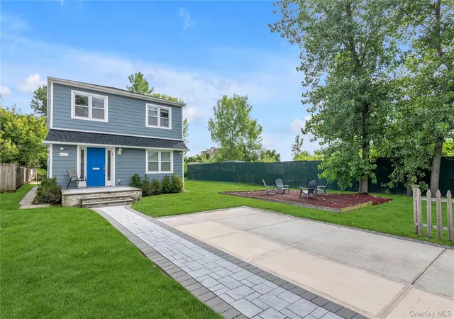 Photo 3 of Single family home for sale at 647 Jarvis Ave, New York, NY 11691 | MLS# 1040340 | Listing updated on 2026-08-20