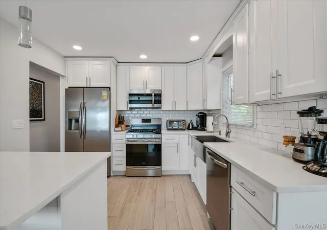Listing Photo 3 - Condo for sale in building located at 845 E Walnut St, Long Beach, NY 11561