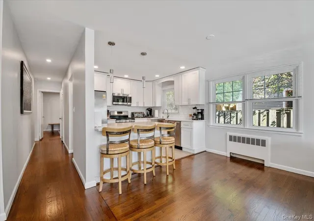 Listing Photo 5 - Condo for sale in building located at 845 E Walnut St, Long Beach, NY 11561
