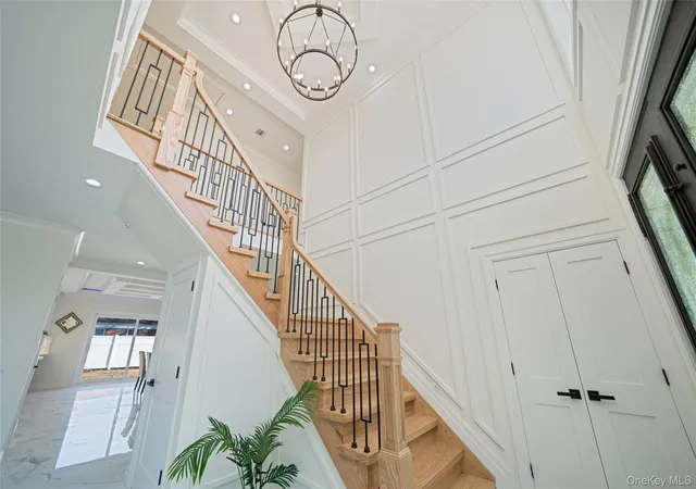 Photo 3 of Mansion for sale at 1089 Linden St, Hempstead, NY 11580 | MLS# 1040382 | Listing updated on 2026-08-29