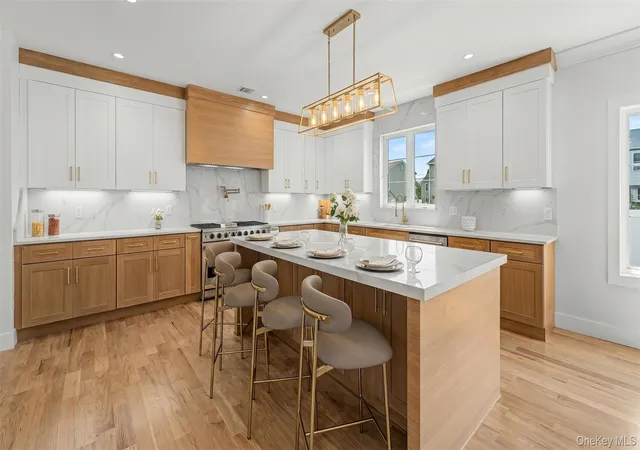 Photo 3 of Single family home for sale at 1089 Linden St, Hempstead, NY 11580 | MLS# 1040382 | Listing updated on 2026-10-17