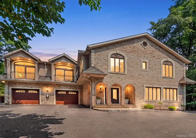 Photo 3 of Mansion for sale at 12 Rollingwood Dr, Clarkstown, NY 10956 | MLS# 1040383 | Listing updated on 2026-08-20