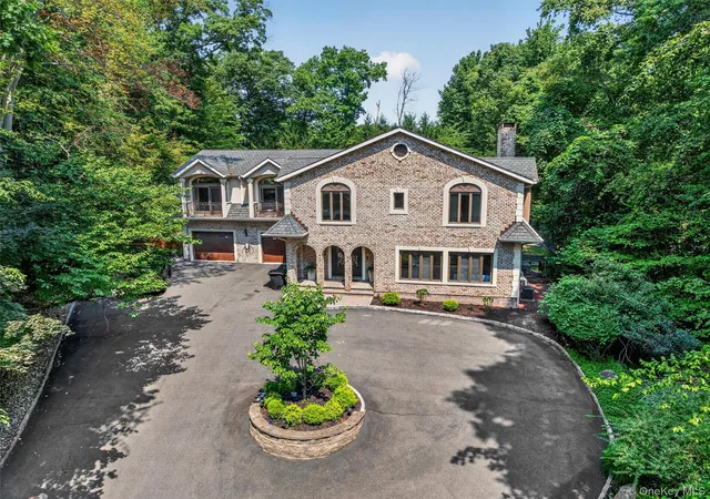 Photo 4 of Single family home for sale at 12 Rollingwood Dr, Clarkstown, NY 10956 | MLS# 1040383 | Listing updated on 2026-08-20