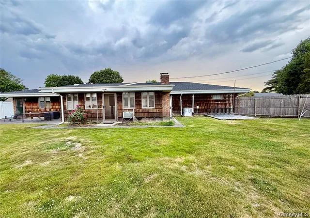 Photo 3 of Single family home for sale at 89 Bruce Ave, Oyster Bay, NY 11801 | MLS# 1040390 | Listing updated on 2026-10-23