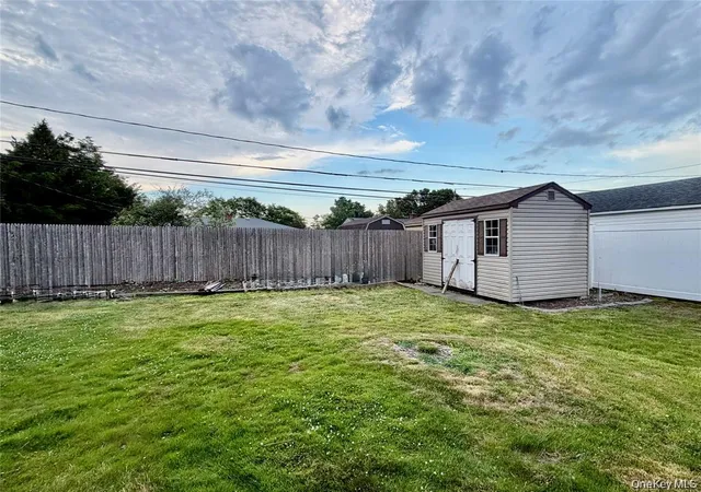 Photo 4 of Single family home for sale at 89 Bruce Ave, Oyster Bay, NY 11801 | MLS# 1040390 | Listing updated on 2026-10-23