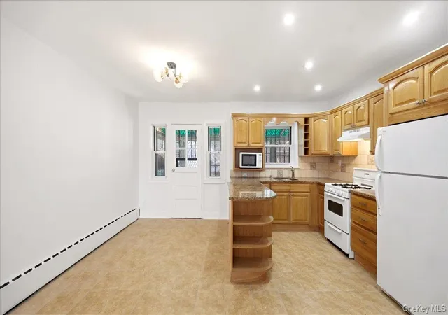 Photo 3 of Single family home for sale at 3337 Gunther Ave, New York, NY 10469 | MLS# 1040393 | Listing updated on 2026-10-06