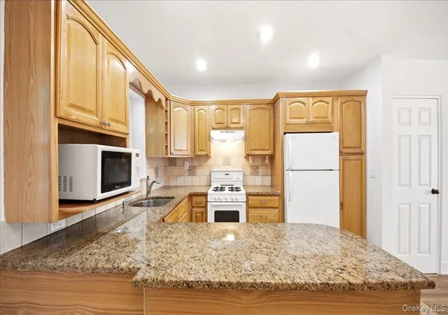 Photo 3 of Single family home for sale at 3337 Gunther Ave, New York, NY 10469 | MLS# 1040393 | Listing updated on 2026-10-06