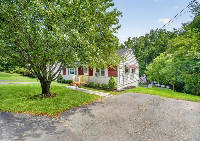 Photo 3 of Single family home for sale at 31 Leslie Rd, Newburgh (town), NY 12550 | MLS# 1040419 | Listing updated on 2026-10-05