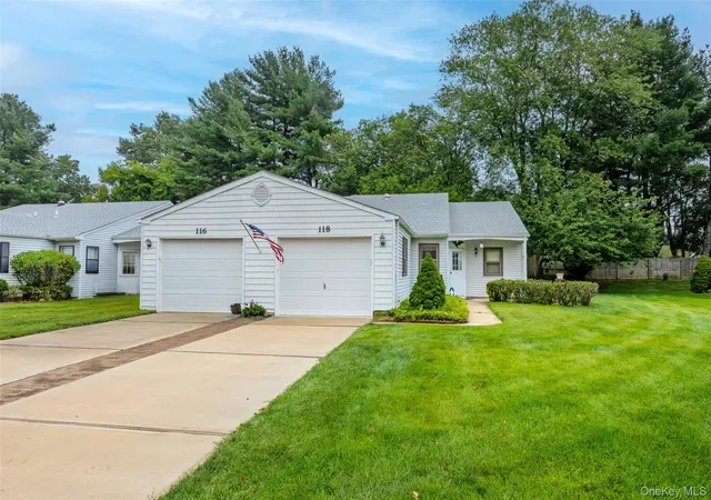 2nd image of 118 Knolls Dr, Brookhaven, NY 11790 | MLS# 1040423