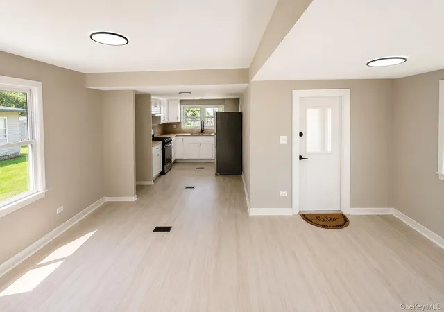 4th image of 16 Jennifer Ct, Poughkeepsie (town), NY 12601 | MLS# 1040424