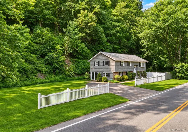 2nd image of 385 Yorktown Rd, Cortlandt, NY 10520 | MLS# 1040432