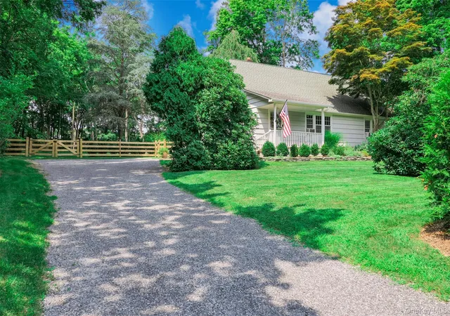 Photo 3 of Sale Pending at 353 S Country Rd, Brookhaven, NY 11719 | MLS# 1040440 | Listing updated on 2026-09-15
