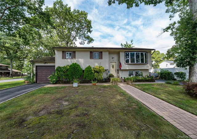 Photo 1 of Sale Pending at 40 Rockland Ave, Babylon, NY 11704 | MLS# 1040446 | Listing updated on 2026-09-17