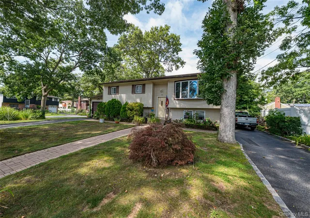Photo 2 of Sale Pending at 40 Rockland Ave, Babylon, NY 11704 | MLS# 1040446 | Listing updated on 2026-09-17