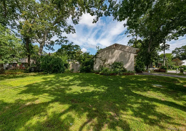 Photo 3 of Sale Pending at 40 Rockland Ave, Babylon, NY 11704 | MLS# 1040446 | Listing updated on 2026-09-17