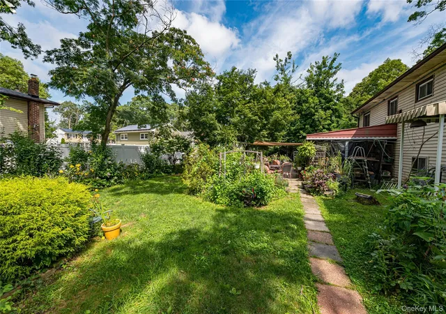 Photo 3 of Sale Pending at 40 Rockland Ave, Babylon, NY 11704 | MLS# 1040446 | Listing updated on 2026-09-17