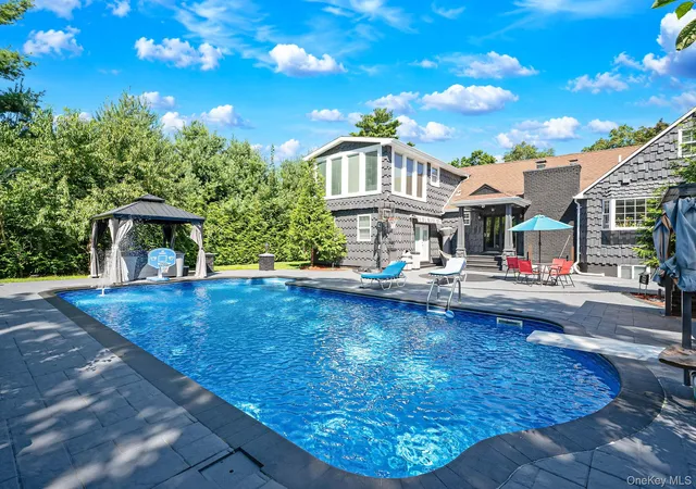 Photo 4 of Single family home for sale at 8 Ralph Ave, Islip, NY 11717 | MLS# 1040448 | Listing updated on 2026-08-23