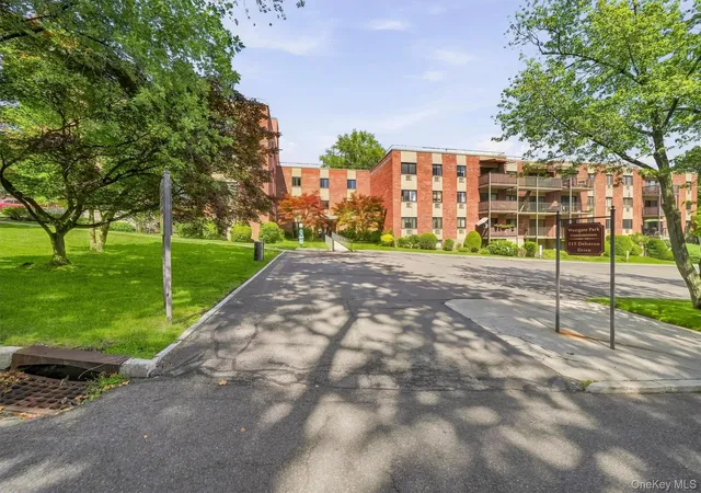 Photo 2 of Condo for sale at 115 Dehaven Dr #305, Yonkers, NY 10703 | MLS# 1040455 | Listing updated on 2026-08-31