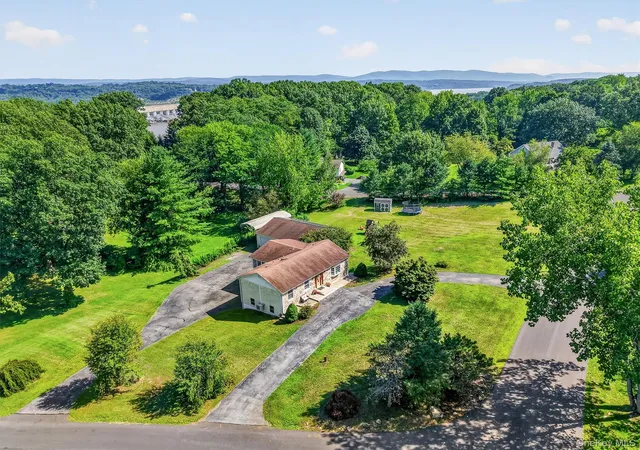 Photo 3 of Single family home for sale at 35 Hillside Dr, Marlboro, NY 12542 | MLS# 1040462 | Listing updated on 2026-08-23