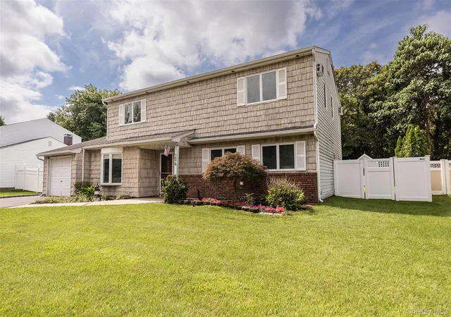 2nd image of 24 Gainsborough Rd, Islip, NY 11741 | MLS# 1040465