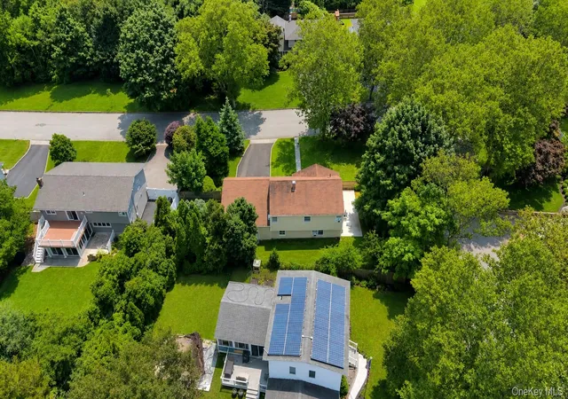 2nd image of 23 Riviera Dr, Smithtown, NY 11787 | MLS# 1040470