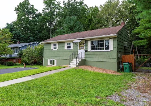 Photo 3 of Single family home for sale at 59 Phillips St, Beacon, NY 12508 | MLS# 1040478 | Listing updated on 2026-10-03