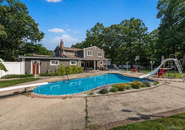 Photo 2 of Single family home for sale at 1 Whispering Ct, Huntington, NY 11746 | MLS# 1040479 | Listing updated on 2026-10-05