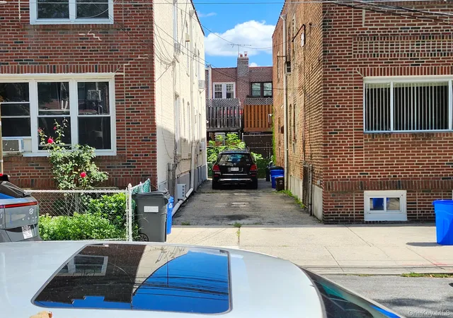 Photo 2 of House for sale at 2925 200th Street, New York, NY 11360 | MLS# 1040483 | Listing updated on 2026-09-04