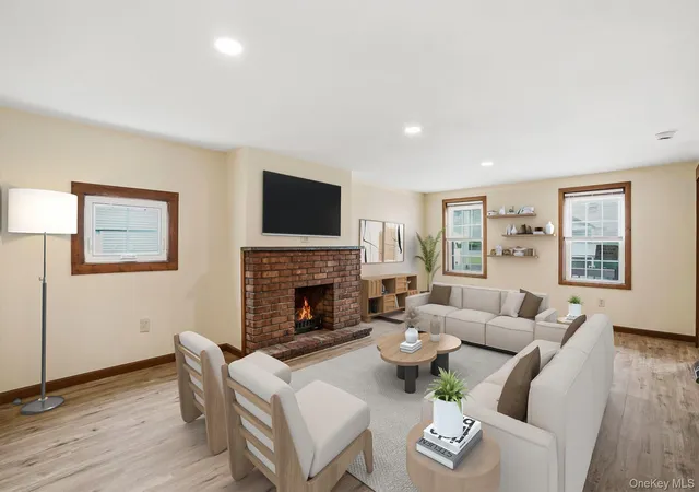 Photo 4 of Single family home for sale at 194 Smith St, Poughkeepsie, NY 12601 | MLS# 1040492 | Listing updated on 2026-10-03