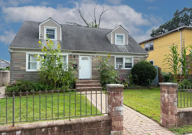 Photo 2 of Single family home for sale at 162 Princeton St, Hempstead, NY 11550 | MLS# 1040497 | Listing updated on 2026-09-05