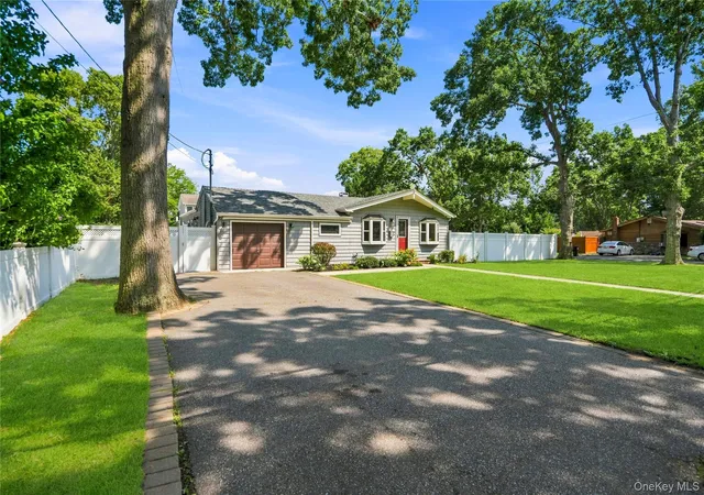 Photo 2 of Single family home for sale at 91 Spruce Ave, Islip, NY 11795 | MLS# 1040513 | Listing updated on 2026-09-03