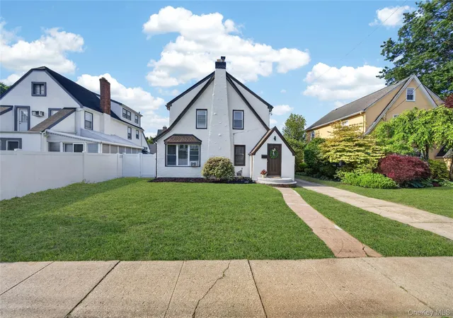 2nd image of 101 Argyle Rd, Hempstead, NY 11552 | MLS# 1040581