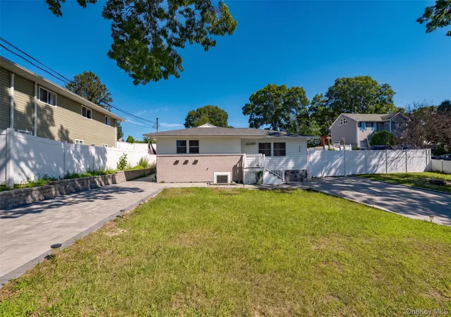 1st image of 429 Ontario St, Islip, NY 11779 | MLS# 1040582