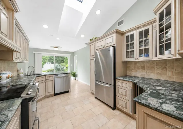 Photo 4 of Sale Pending at 49 Village Dr, Oyster Bay, NY 11753 | MLS# 1040601 | Listing updated on 2026-10-10