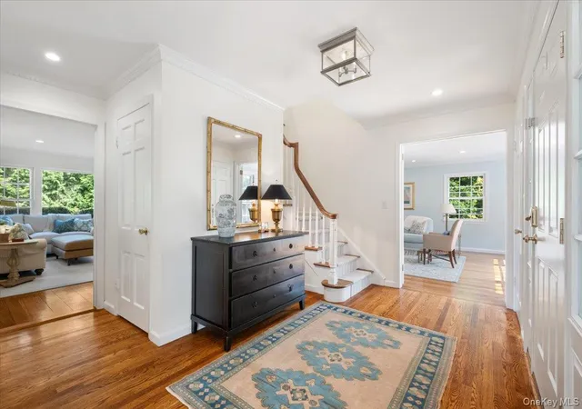 Photo 4 of Sale Pending at 911 Cove Rd, Mamaroneck, NY 10543 | MLS# 1040614 | Listing updated on 2026-09-19