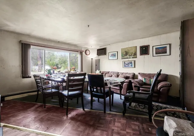 Photo 3 of Sale Pending at 130 Lemon St, Islip, NY 11722 | MLS# 1040626 | Listing updated on 2026-08-31