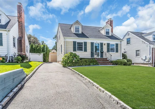 Photo 2 of Sale Pending at 26 Ridge Dr, North Hempstead, NY 11030 | MLS# 1040637 | Listing updated on 2026-09-17