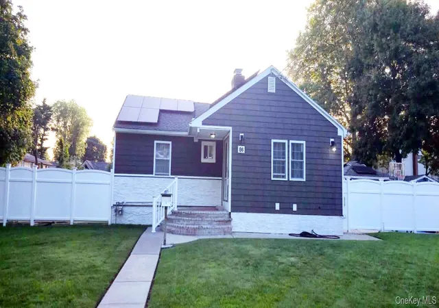 Photo 1 of Sale Pending at 86 Washington Ave, Islip, NY 11717 | MLS# 1040640 | Listing updated on 2026-09-18