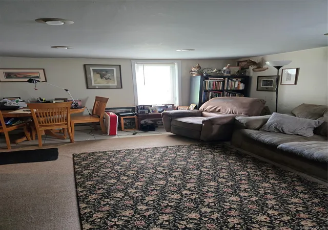 Photo 3 of Single family home for sale at 6 Cross Rd, Oyster Bay, NY 11709 | MLS# 1040651 | Listing updated on 2026-09-08