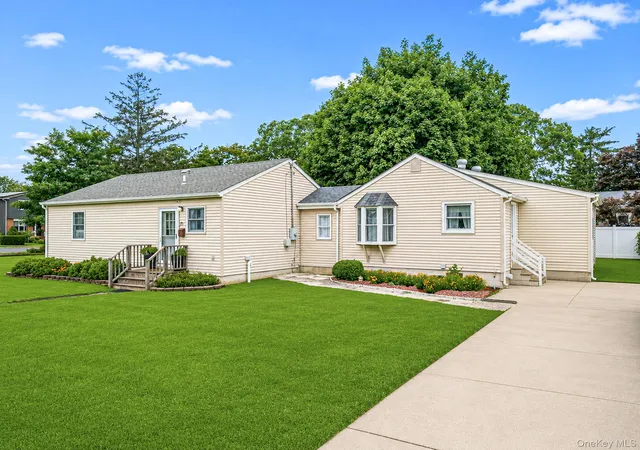 Photo 1 of Single family home for sale at 21 Cherokee Dr, Islip, NY 11706 | MLS# 1040654 | Listing updated on 2026-08-23