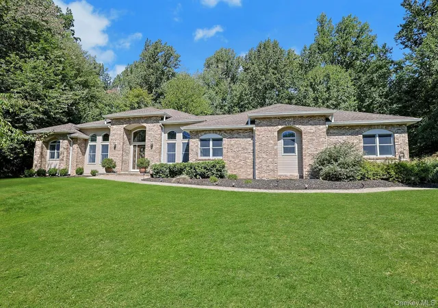 Photo 2 of Sale Pending at 6 Marycrest Rd, Orangetown, NY 10994 | MLS# 1040656 | Listing updated on 2026-10-07