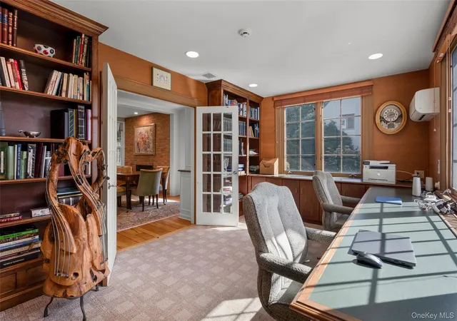 Photo 4 of Single family home for sale at 132 Overlook Rd, New Rochelle, NY 10804 | MLS# 1040668 | Listing updated on 2026-10-02