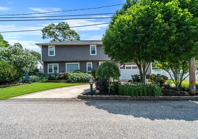 Photo 1 of Sale Pending at 11 Elm St, Brookhaven, NY 11779 | MLS# 1040678 | Listing updated on 2026-10-29