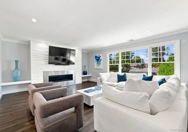 Photo 4 of Sale Pending at 11 Elm St, Brookhaven, NY 11779 | MLS# 1040678 | Listing updated on 2026-10-29