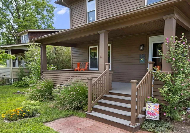 Photo 2 of Sale Pending at 21 Manor Pl, Kingston, NY 12401 | MLS# 1040707 | Listing updated on 2026-09-18