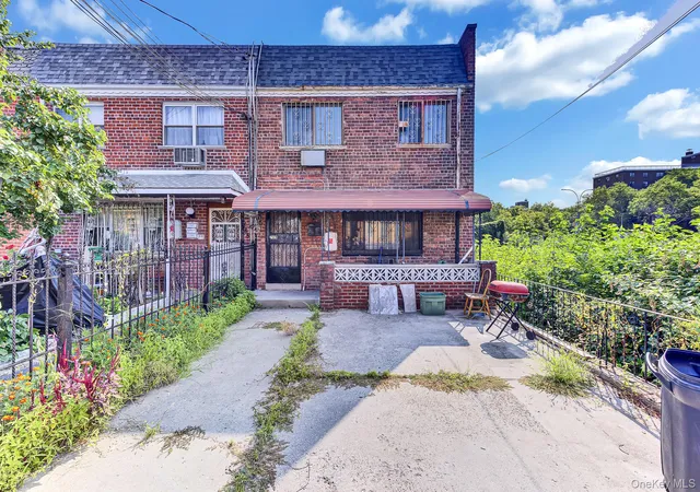Photo 1 of Multi family home for sale at 789 Autumn Ave, New York, NY 11208 | MLS# 1040727 | Listing updated on 2026-08-20