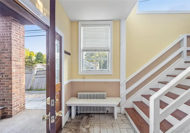 Photo 3 of Single family home for sale at 697 S Mountain Rd, Clarkstown, NY 10956 | MLS# 1040761 | Listing updated on 2026-09-03