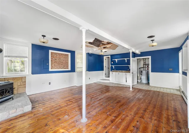 Photo 3 of Single family home for sale at 697 S Mountain Rd, Clarkstown, NY 10956 | MLS# 1040761 | Listing updated on 2026-09-03