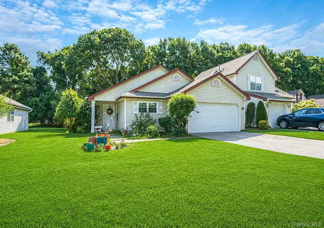 1st image of 4 Balmoral Ct, Brookhaven, NY 11953 | MLS# 1040762