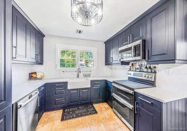 2nd image of 4 Balmoral Ct, Brookhaven, NY 11953 | MLS# 1040762